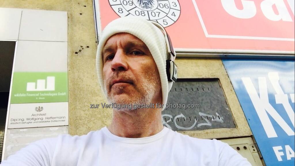 Beim Auslaufen vor dem alten Office von wikifolio in der Treustrasse (05.03.2016)