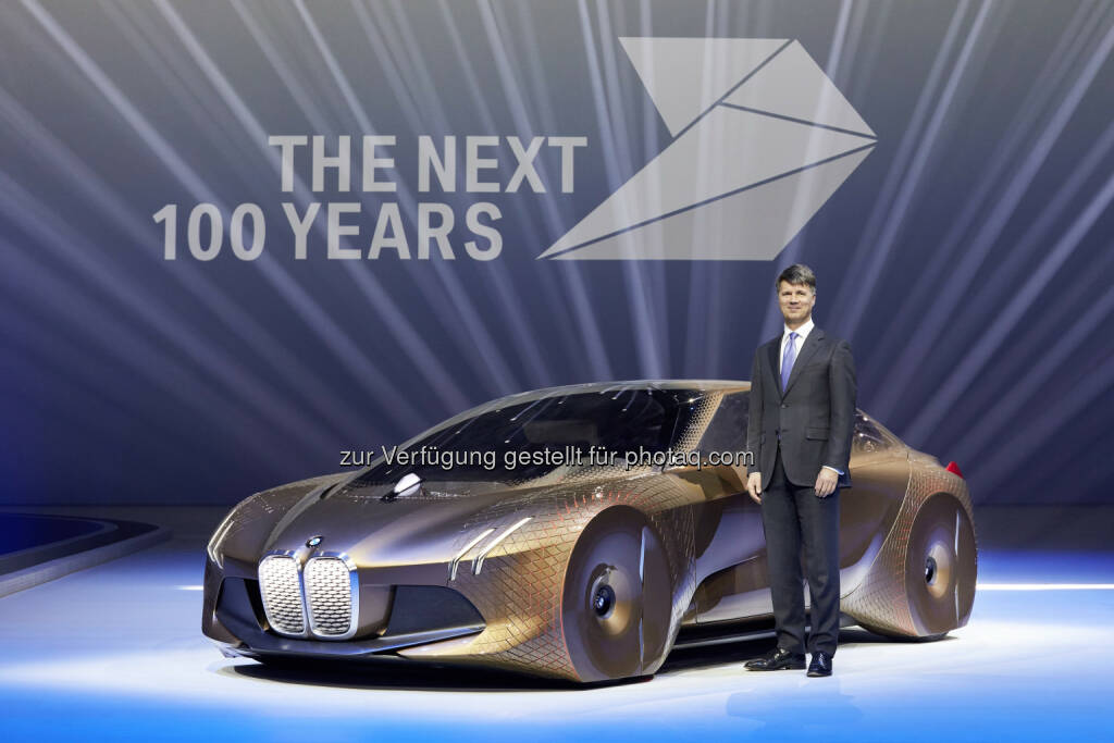 Harald Krüger (Vorsitzender des Vorstands der BMW AG), BMW Vision Next 100 : Unter dem Motto „The Next 100 Years“ begeht die BMW Group im Jahr 2016 ihr Unternehmensjubiläum : „Die ständige Suche nach einer besseren Lösung liegt in unseren Genen“, sagte der Vorsitzende des Vorstands der BMW AG, Harald Krüger, zum Auftakt der Feierlichkeiten am Montag in München : © BMW Group, © Aussendung (07.03.2016) 