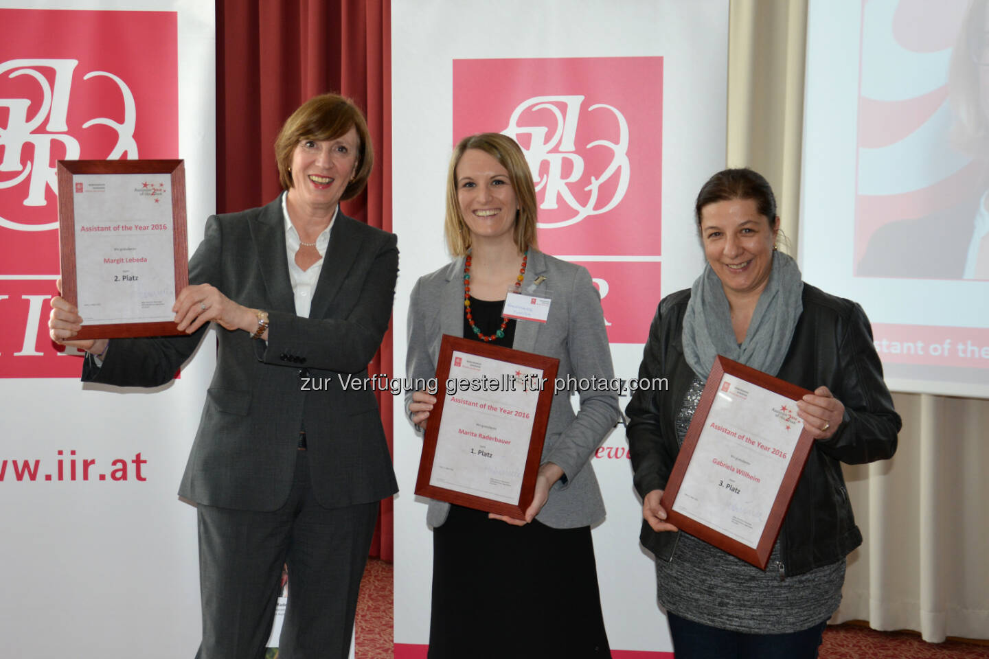 Margit Lebeda (Mondi Europe & International, Platz 2), Marita Raderbauer (Rail Cargo Austria AG, Platz 1), Gabriela Willheim (PremiQaMed Management GmbH, Platz 3) : Finalistinnen des „Assistant of the Year” Awards 2016 : Fotocredit: IIR GmbH