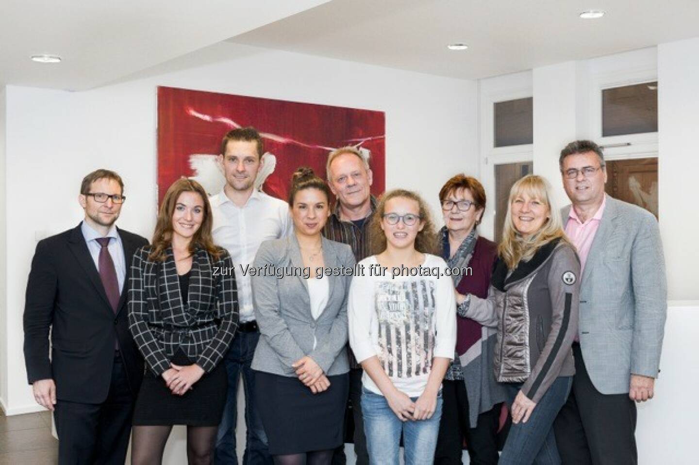 Christian Öhner, Sofya Usmanova, Thomas Kügerl, Stephanie Zupancic, Gottfried Müllner, Janina Falk, Heidemarie Thomann, Christa Wiegert, Andreas Wiegert : Sportpatenschaft : oehner petsche pollak berät Behindertensport-Initiative Social Friends und Nachwuchsschwimmerin Janina Falk : Fotocredit: ©Daniel Auer