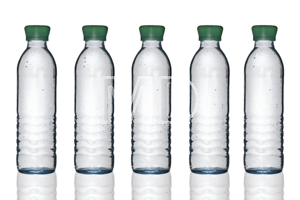 Mineralwasserflaschen, 5 Stück, © Martina Draper (06.04.2013) 