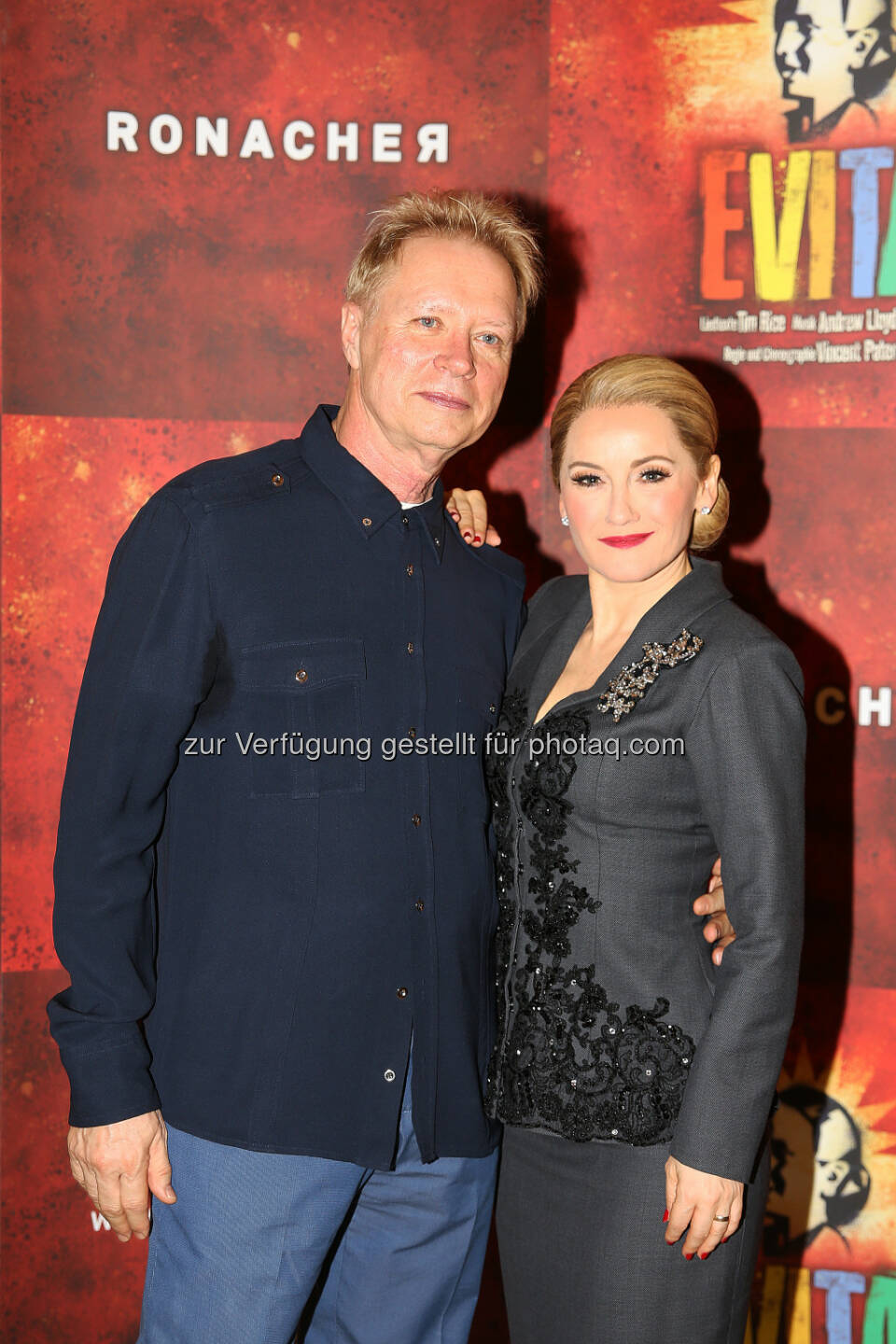 Vincent Paterson (Regisseur), Katharine Mehrling (Eva Perón) : Evita - das Musical : Andrew Lloyd Webbers und Tim Rices Musical-Hit wird im Ronacher in einer neuen Inszenierung von Hollywood-Star-Regisseur und –Choreograf Vincent Paterson seine Premiere erleben : Fotocredit: VBW_RolfBock