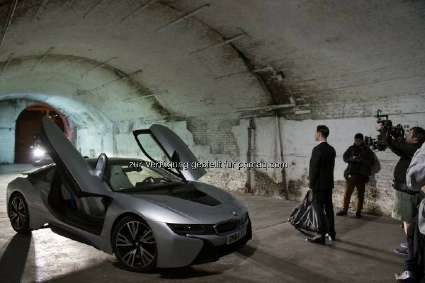 BMW i8 in „Late Shift : BMW Group unterstützt außergewöhnliches Filmprojekt „Late Shift“ : Interaktives Kino-Erlebnis zum Mitentscheiden : © BMW Group