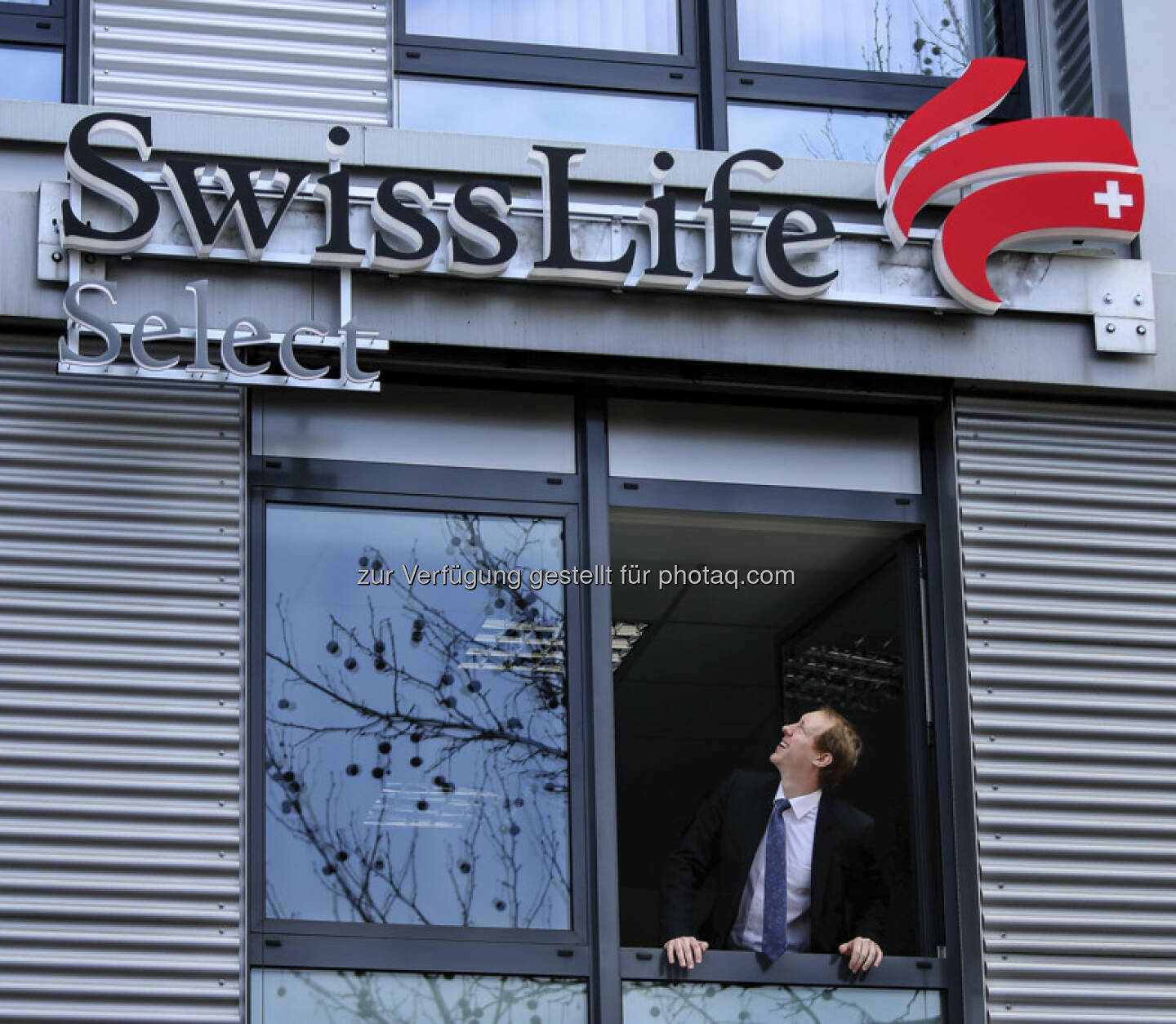 Swiss Life hat im November 2012 bekanntgegeben, dass die Vertriebsgesellschaften, die bisher unter der Marke AWD tätig waren, künftig unter der Marke „Swiss Life Select“ auftreten werden, um die Neuausrichtung in den Ländern zu fördern. Vor diesem Hintergrund wurde in Österreich in den vergangenen Wochen der gesamte Marktauftritt von AWD auf Swiss Life Select umgestellt