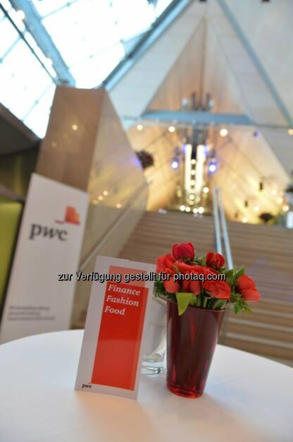 Finance, Fashion & Food, PwC, http://blog.immofinanz.com/de/2013/04/08/immofinanz-cfo-im-business-talk/, © PwC Österreich (08.04.2013) 