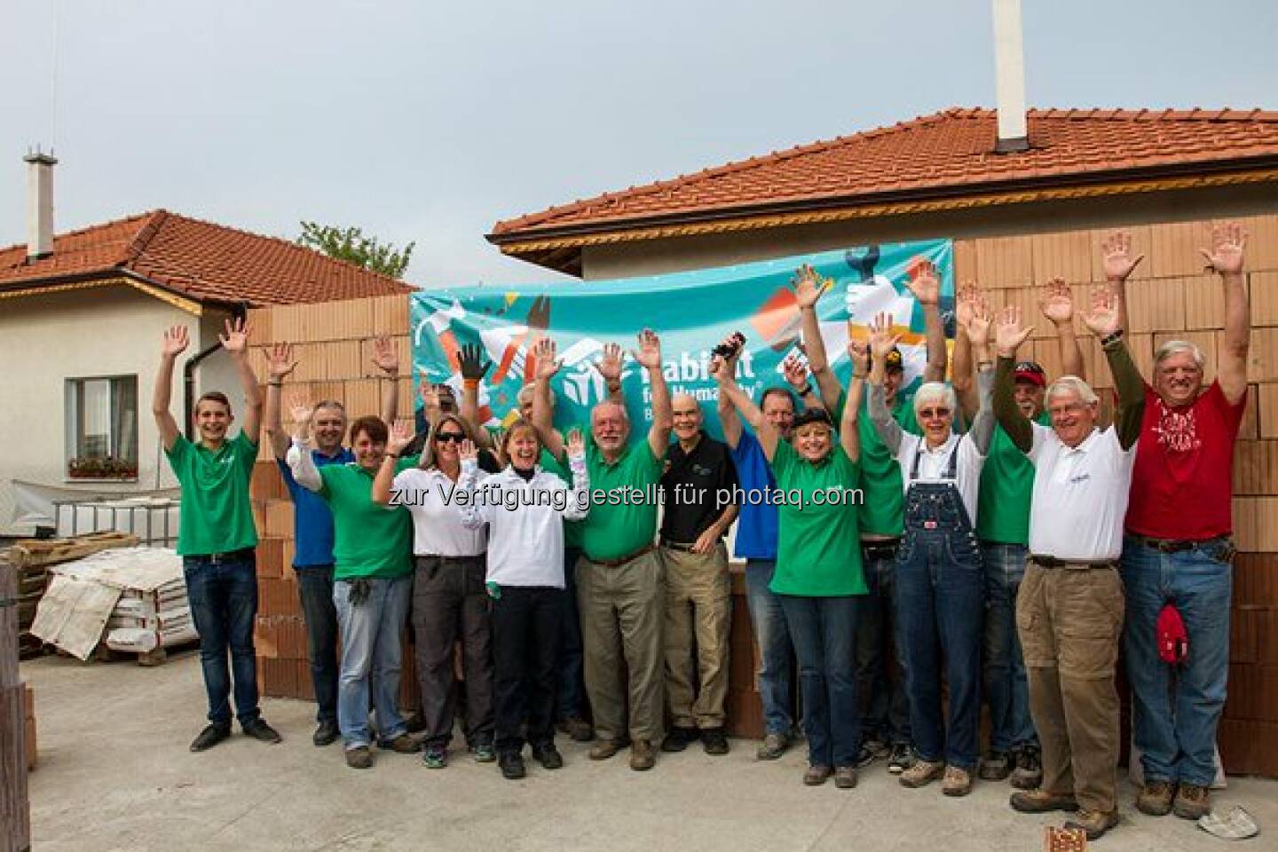 Wienerberger : 50 volunteers gathered to celebrate World Habitat Day in Bulgaria; together they built a house for a family in need http://twitter.com/wienerberger/status/710043418530062336/photo/1  Source: http://facebook.com/wienerberger