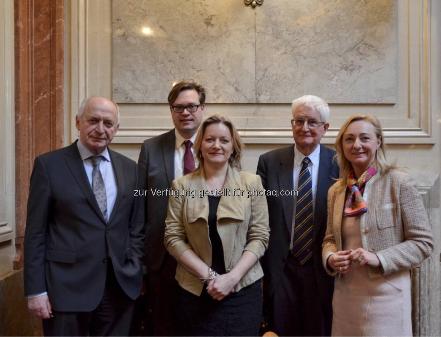 Bernhard Felderer, Alfred Heiter,Isabella Mader, Erich Weede, Barbara Kolm : Free Market Road Show in Wien: Merkels Flüchtlingspolitik und Sharing Economy : Auf Einladung des Friedrich A. v. Hayek Instituts und des Austrian Economics Centers diskutierten Experten aus Wirtschaft, Politik und den Medien die Veränderungen in Europa und dem Standort Österreich : Fotocredit: AEC/Pfeffer