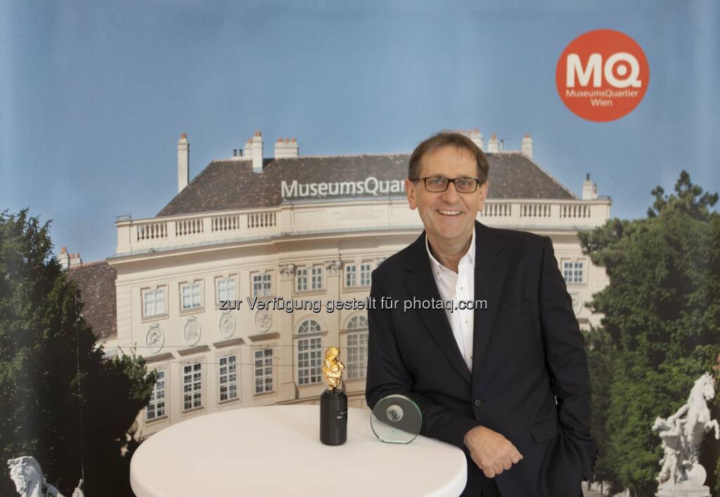 Christian Strasser, Direktor MuseumsQuartier Wien : Preise für MuseumsQuartier Wien :  „Goldene Venus“ für die „Winter im MQ“-Kampagne sowie Auszeichnung auf internationaler Ebene - „Place Marketing Forum 2016“ in Aix-en-Provence - aus 400 Projekten weltweit ausgewählt und Auszeichnung als Sieger für Leistungen im „Place Marketing“ sowie für Maßnahmen zur „Attraktivierung eines Standortes“ in der Kategorie „Sector-Specific Marketing / Place Branding and Brand Strategy” : Fotocredit: (c) saLeh roZati, © Aussendung (17.03.2016) 