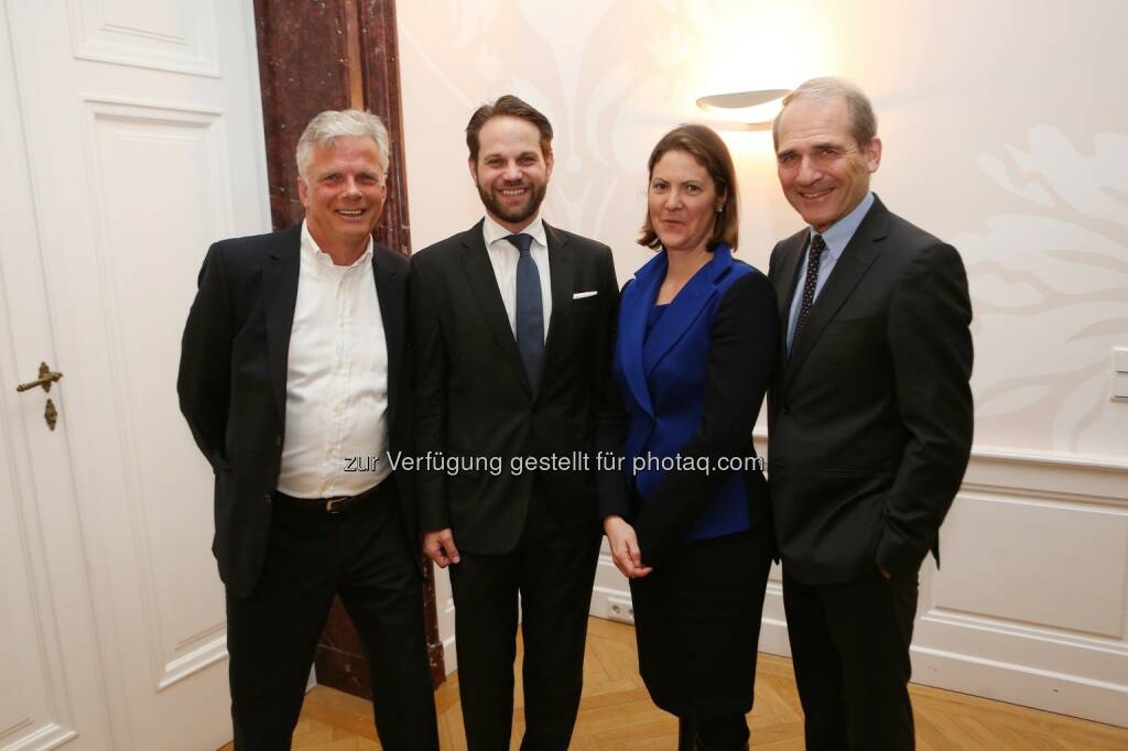 Per Wendschlag (IKEA Stiftung Interogo), Matthias Unger (Unger Steel Group), Susanne Stein-Pressl (Manz'sche Universitätsbuchhandlung), Helmut Gerlich (Bankhaus Spängler) : Bankhaus Spängler lud ins Café Landtmann : Familienunternehmer trafen sich in Wien : Spannende Diskussionsrunde mit IKEA-Manager Per Wendschlag : Fotocredit: Elke Mayr, © Aussender (24.03.2016) 