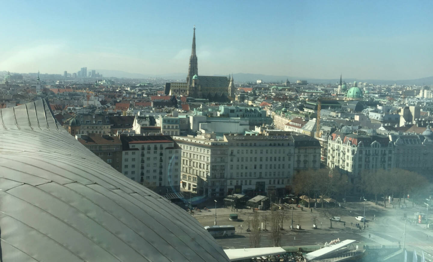 Big Media Brainstorming mit Blick auf den Stephansdom in Wien