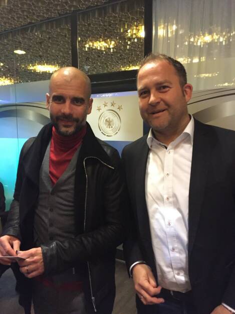 Pep Guardiola mit Markus Rieger, Gründer & Vorstand bei GoingPublic Media AG, © Aussendung (01.04.2016) 