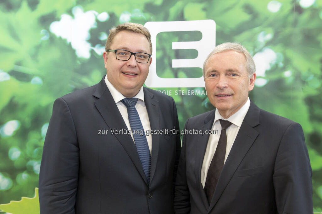 Martin Graf (Vorstandsdirektor), Christian Purrer (Vorstandssprecher) : Energie Steiermark legt Jahresbilanz für 2015 vor : Preise für Kunden gesenkt, Gewinn um über 40 Prozent gesteigert : Fotocredit: Energie Steiermark/Symbol, © Aussendung (07.04.2016) 