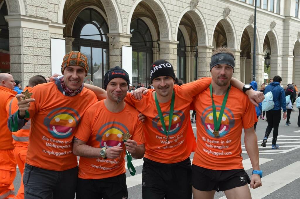 runplugged.com-Staffel wurde 3. beim VCM-Staffelmarathon: Bernd Weberhofer, Christian Mayerhofer, Andreas Rois und Hannes Rainer (10.04.2016) 