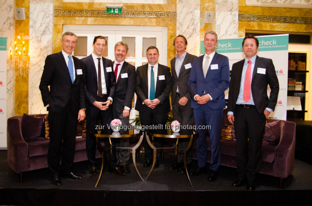 Thomas Birtel (Vorstandsvorsitzender Strabag), Dominik Hojas (Chefredakteur DerBörsianer), Karl Bier (Vorstandsvorsitzender UBM Development AG), Eduard Berger (Vorstandsmitglied Wiener Privatbank), Johannes Rogy (Head of Fund Distribution Nordea Investment Funds), Michael Schütt (Head of Country Germany & Austria Carmignac), Clemens Klein (Senior Fondsmanager Erste Asset Management) : Q-Check 25.0 im Wiener Hotel Imperial : Das Börsen-Doping der Zentralbanken verliert an Wirkung : Fotocredit: DerBörsianer, © Aussender (13.04.2016) 