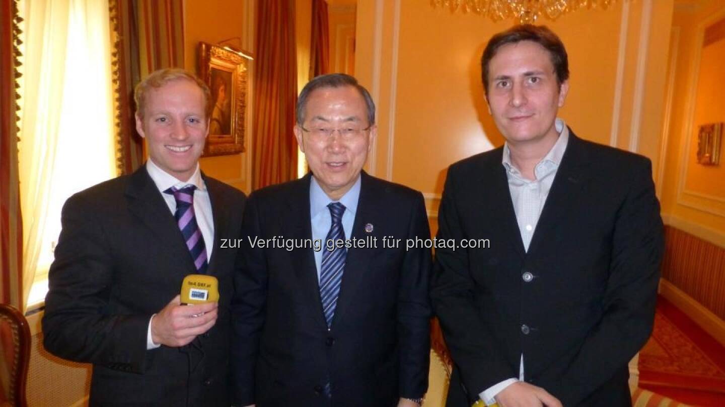 Robert Zikmund:  Hey check that out! I am in Cannes and guess how I just met? Jackie Chan and Kiefer Sutherland! Such cool guys! I love their music! Rock on - Zusammenhang siehe http://finanzmarktfoto.at/page/index/365