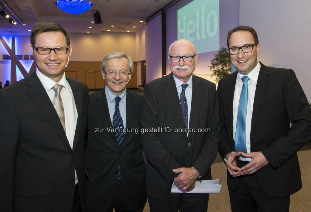 Günter Billinger (Hello bank!), Wolfgang Schüssel (ehem. Bundeskanzler), Martin Hüfner (Volkswirt), Paul Reitinger (Hello bank!) : Hello bank! lud zu einem Investmentabend : Bundeskanzler a.D. Wolfgang Schüssel referierte in Salzburg : “Die EU braucht jetzt alle gemeinsame Kraft” : Fotocredit: hellobank.at/Andreas Kolarik, © Aussender (14.04.2016) 