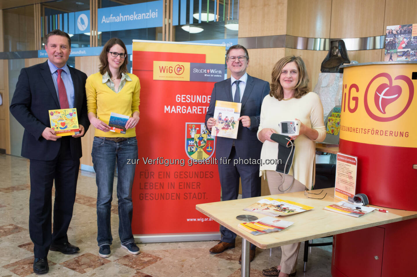 Markus Zemanek (GF Krankenhaus St. Elisabeth), Monika Bader-Wehinger (Programmleiterin Gesundes Margareten), Andreas Achrainer (GF Hartmannspital), Susanne Schäfer-Wiery (Bezirksvorsteherin) : Gesundheitstour der Wiener Gesundheitsförderung zu Besuch im Hartmannspital in Margareten für umfassende Gesundheitsbetreuung : Fotocredit: WiG - Rinkhy