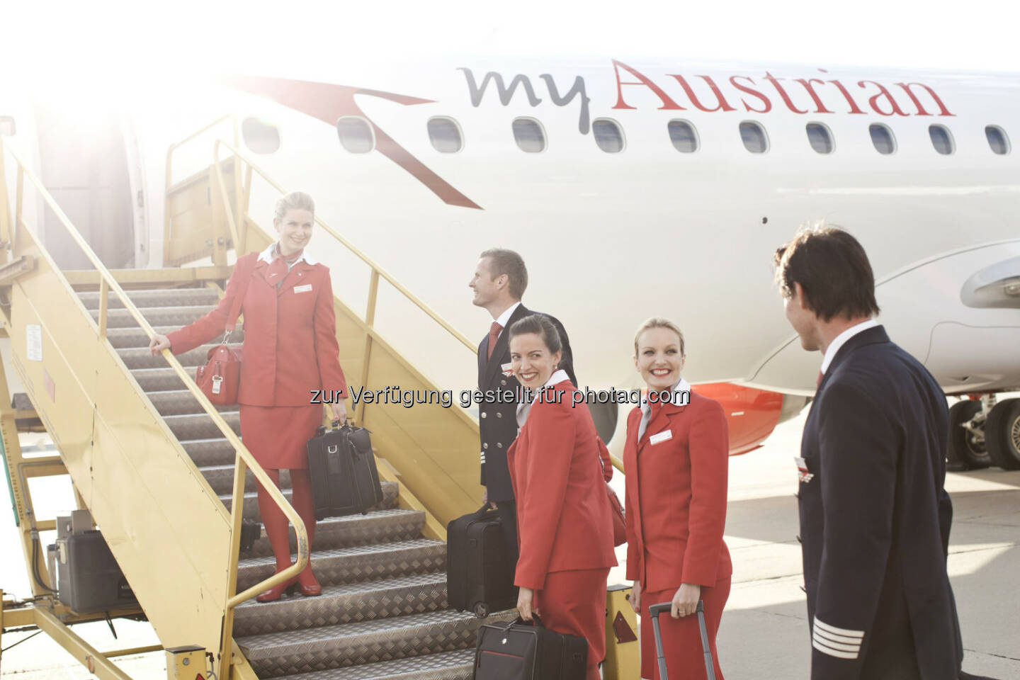 Der vierte Austrian Embraer OE-LWM startete zum Linienbetrieb : Embraer Simulator für Ausbildung von 197 Piloten von München nach Wien verlegt : Neuwertige Embraer-Jets ersetzen Fokker - höherer Reisekomfort für Passagiere : Copyright: Austrian Airlines – Michele Pauty