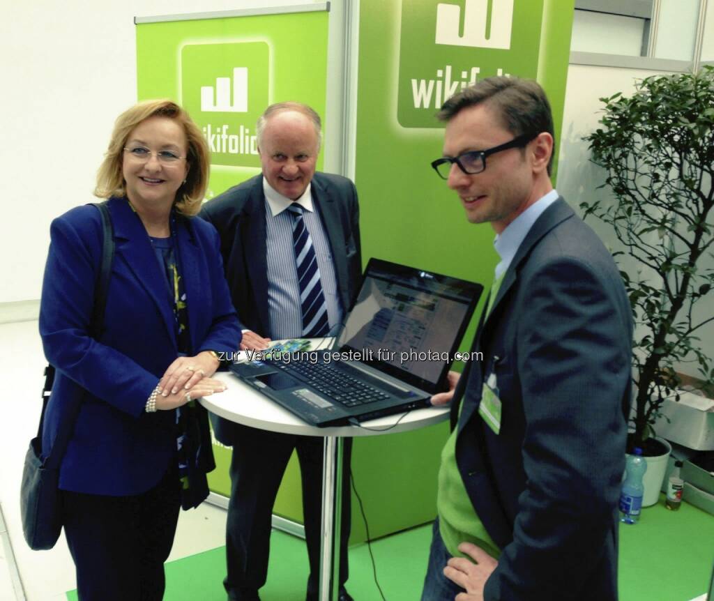 Maria Fekter, Georg Wailand (Gewinn) mit Andreas Kern (wikifolio) bei der Gewinn Money World in Linz (12.04.2013) 