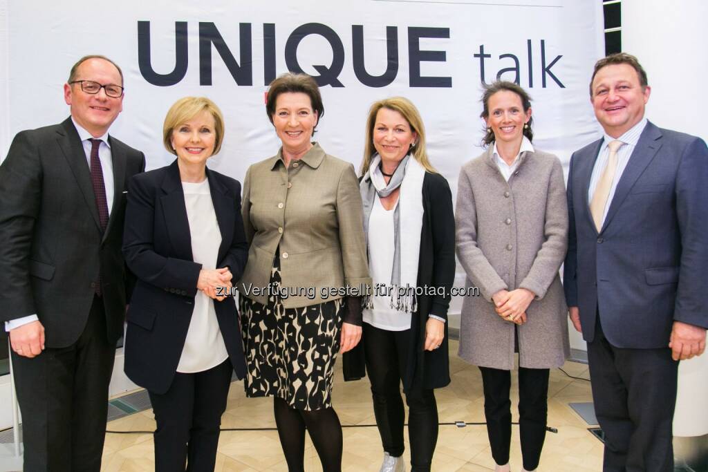 Gerald Groß (Moderation), Gundi Wentner (Gründungspartnerin Deloitte Human Capital Österreich), Gabriele Heinisch-Hosek (Frauenministerin), Alexandra Reinagl (GF Wiener Linien Gmbh & Co KG), Therese Niss (Vorstandsmitglied der Mitterbauer Beteiligungs-AG & Bundesvorsitzende der Jungen Industrie), Josef Kalina (GF Unique relations) : Unique talk: Sind (Quoten-)Frauen die besseren Führungskräfte? : Fotocredit: Unique Public Relations GmbH/APA-Fotoservice/Rastegar, © Aussender (20.04.2016) 