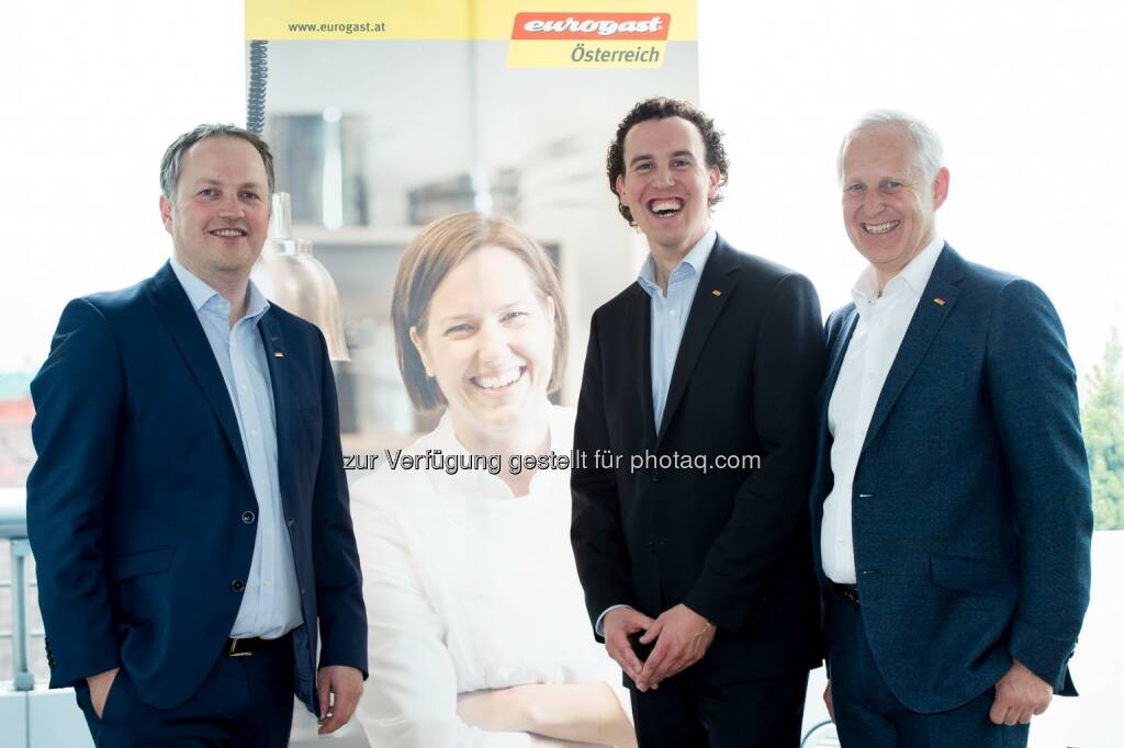 Thomas Walser (Geschäftsführung Eurogast Österreich eCommerce, Personal, Logistik), Alexander Kiennast (Geschäftsführung Eurogast Österreich Vertrieb und Marketing), Armin Riedhart (Geschäftsführung Eurogast Österreich Einkauf und Sortiment) : Regionale Kompetenz und Online sorgen für Erfolg: Eurogast Österreich verzeichnet das beste Jahr in der Unternehmensgeschichte : Fotocredit: Eurogast Österreich/APA-Fotoservice/Hörmandinger, © Aussender (27.04.2016) 