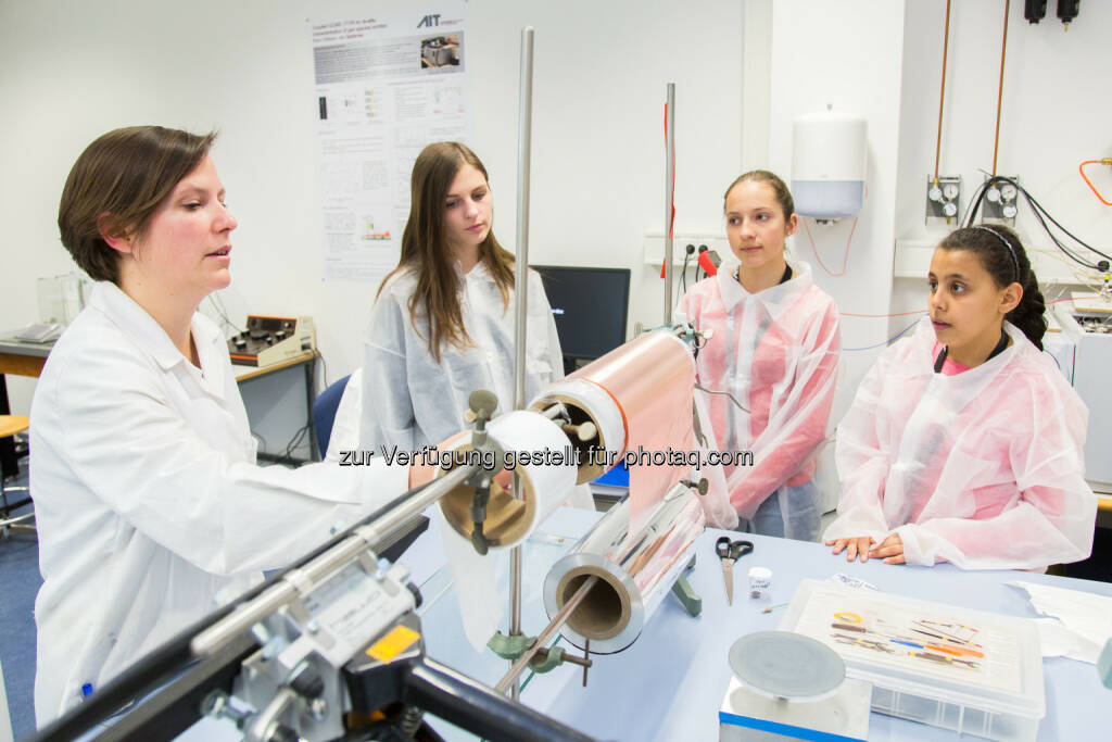 Töchtertag am AIT Austrian Institute of Technology : Eine Karriere als Forscherin – Zehn Mädchen erhielten Einblick in die Technologiethemen der Zukunft : Fotocredit: AIT/Rastegar, © Aussendung (28.04.2016) 