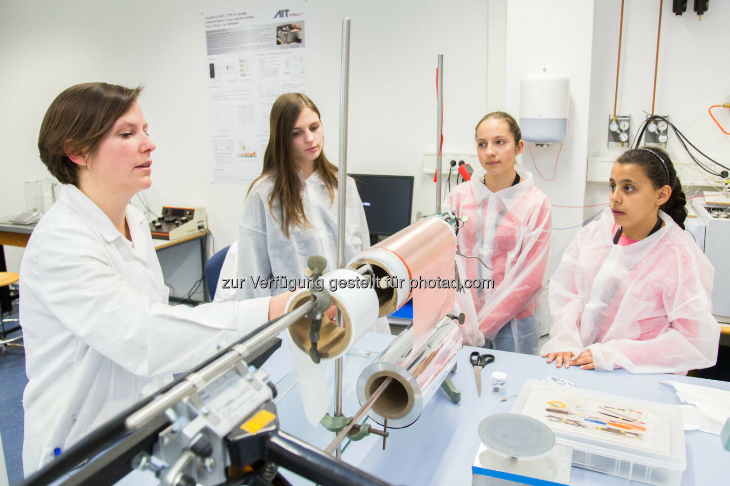 Töchtertag am AIT Austrian Institute of Technology : Eine Karriere als Forscherin – Zehn Mädchen erhielten Einblick in die Technologiethemen der Zukunft : Fotocredit: AIT/Rastegar