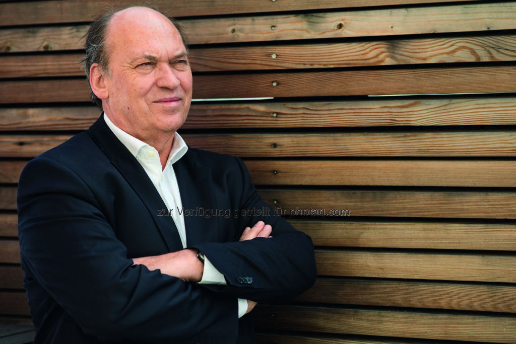 Sigi Menz, Chef der Ottakringer Getränke AG : Positive Jahresbilanz 2015 der Ottakringer Getränke AG : Österreichs Getränke-Familienunternehmen verkauft mehr Wasser und Bier : Fotocredit: A. Eizinger, © Aussender (29.04.2016)