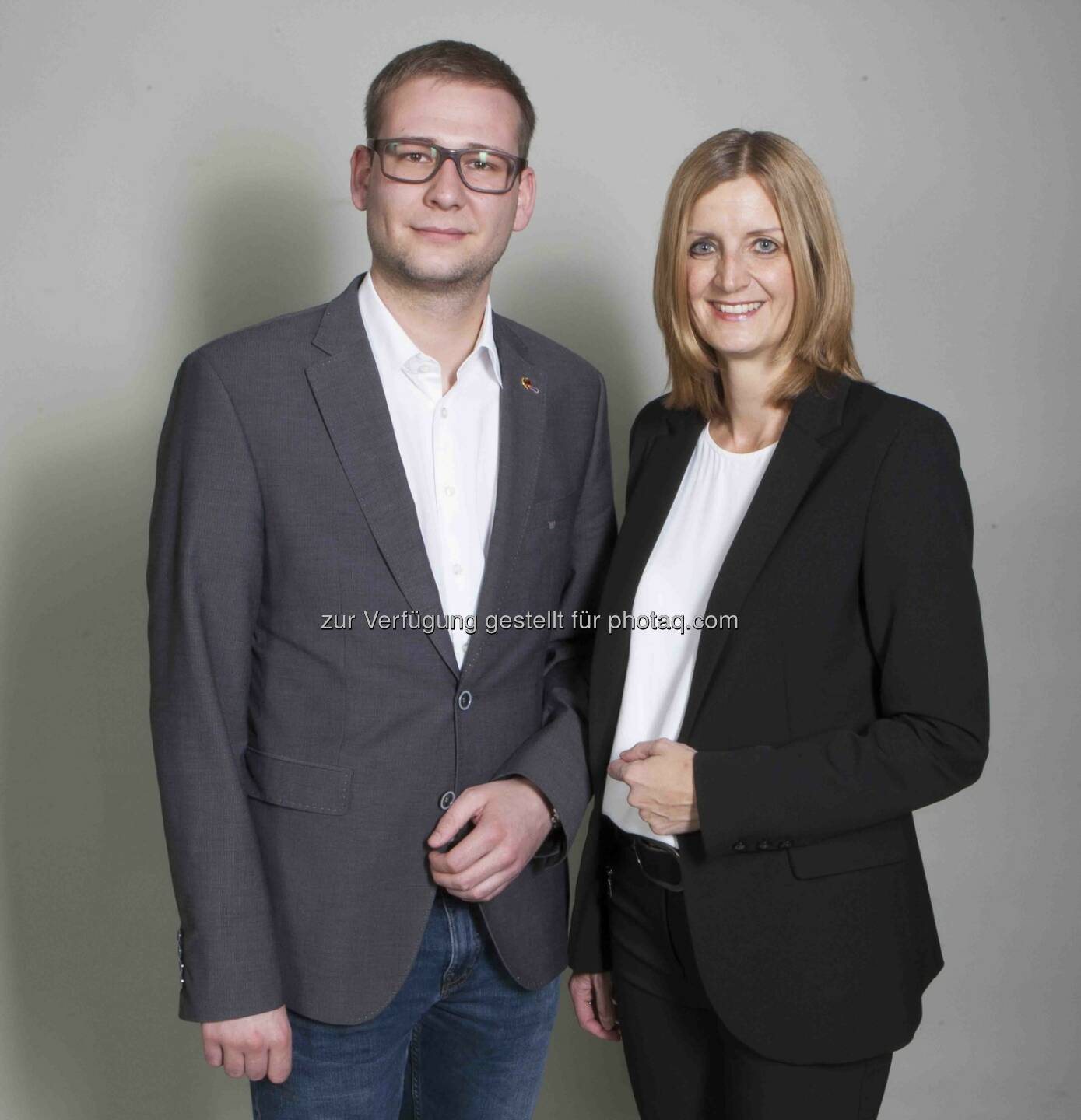 Daniela Kampfl (Landesgeschäftsführerin), Patrick Taxacher (Stellvertreter) : Die neue Landesgeschäftsführung des Tiroler Wirtschaftsbundes : Fotocredit: Bildagentur Mühlanger