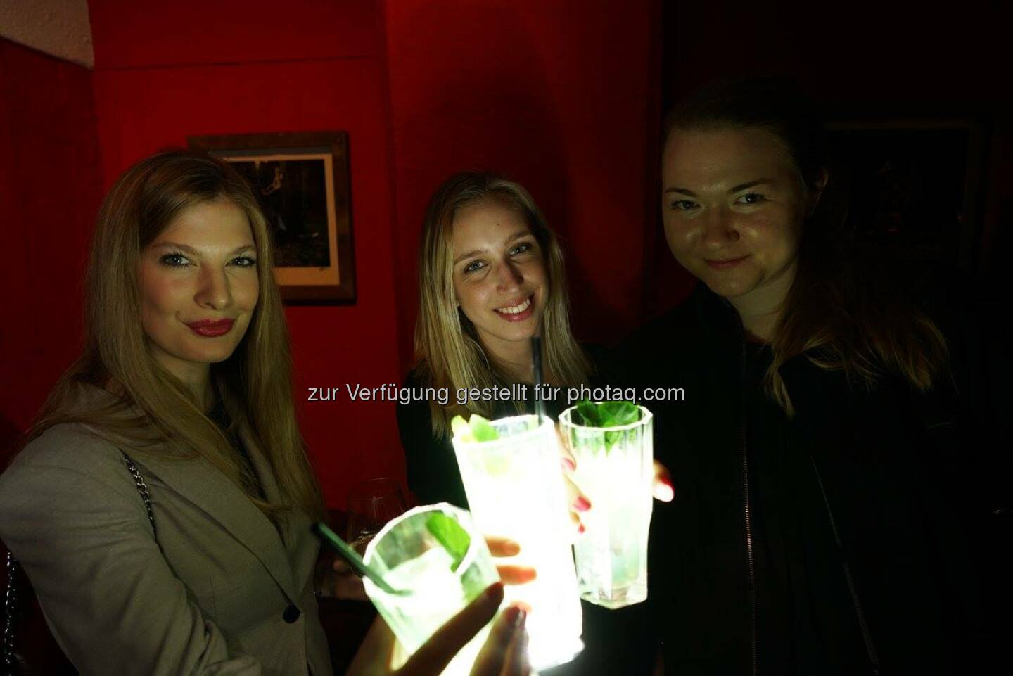 Foto von Orestis Smiletronic - Mit Maria Ratzinger, Elsa Lischka, Joanna Zajac (Bild: Orestis Smiletronic)