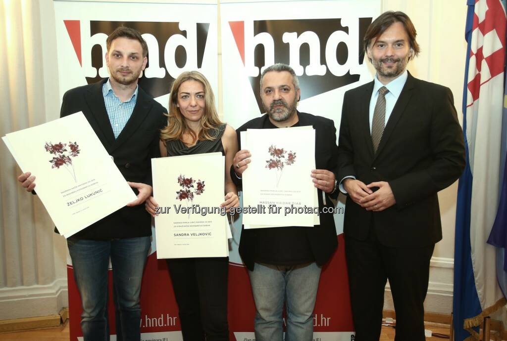 Željko Lukunić (Fotograf der Styria-Fotoagentur Pixsell), Sandra Veljković (Award in der Kategorie „Investigativer Journalismus“), Hassan Haidar-Diab (bester Print Journalist des Jahres), Dražen Klarić (Večernji list-Chefredakteur) : Večernji list Journalisten sowie Pixsell Fotoreporter mit prestigeträchtigen Auszeichnungen der Kroatischen Journalisten-Vereinigung in Zagreb geehrt : Fotocredit: Pixsell, © Aussender (04.05.2016) 