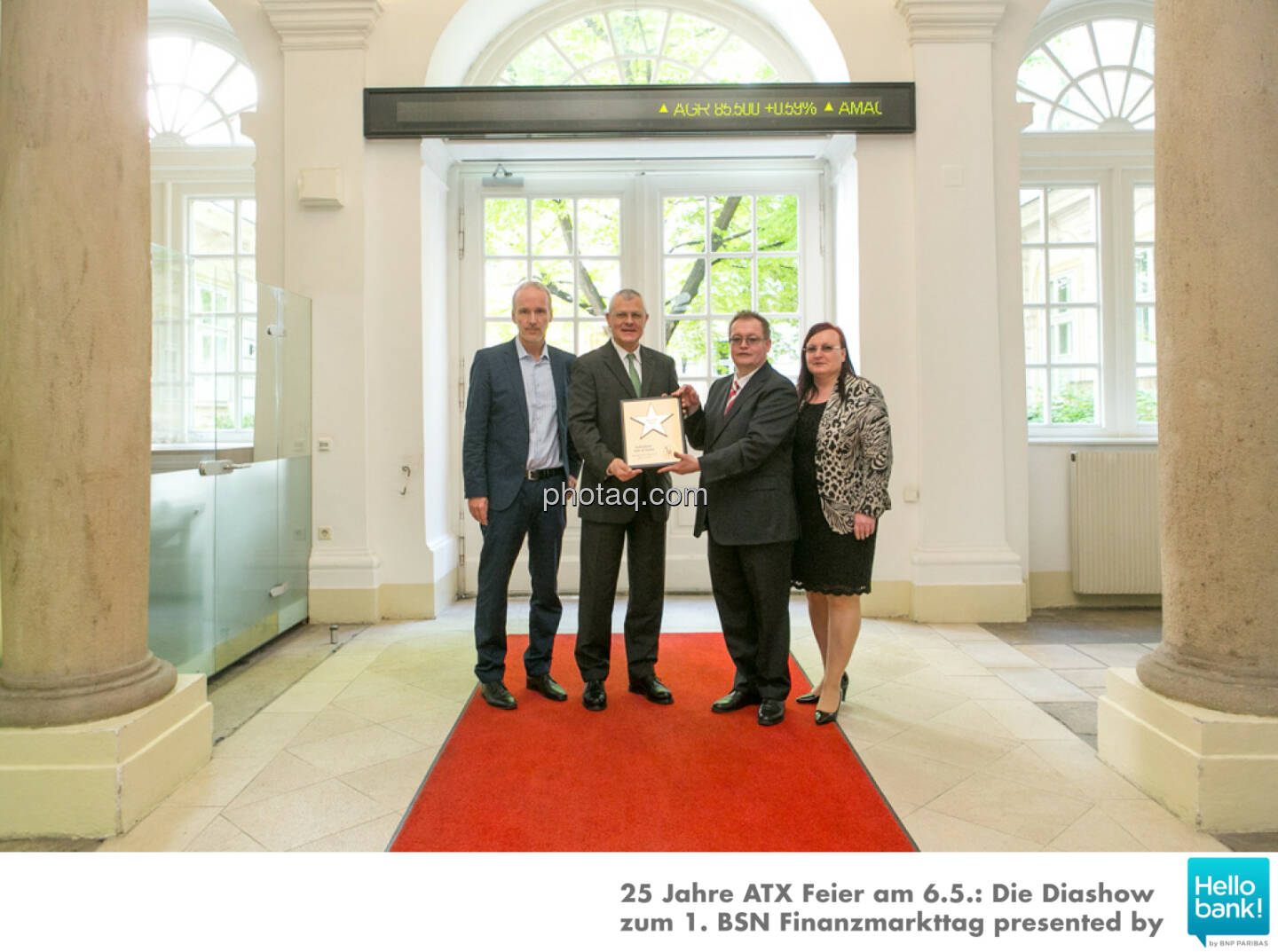 Michael Buhl wird in die Hall of Fame (Class of 2016) des Wiener Kapitalmarkts aufgenommen: Christian Drastil, Michael Buhl, Gregor Rosinger, Yvette Rosinger http://boerse-social.com/hall-of-fame