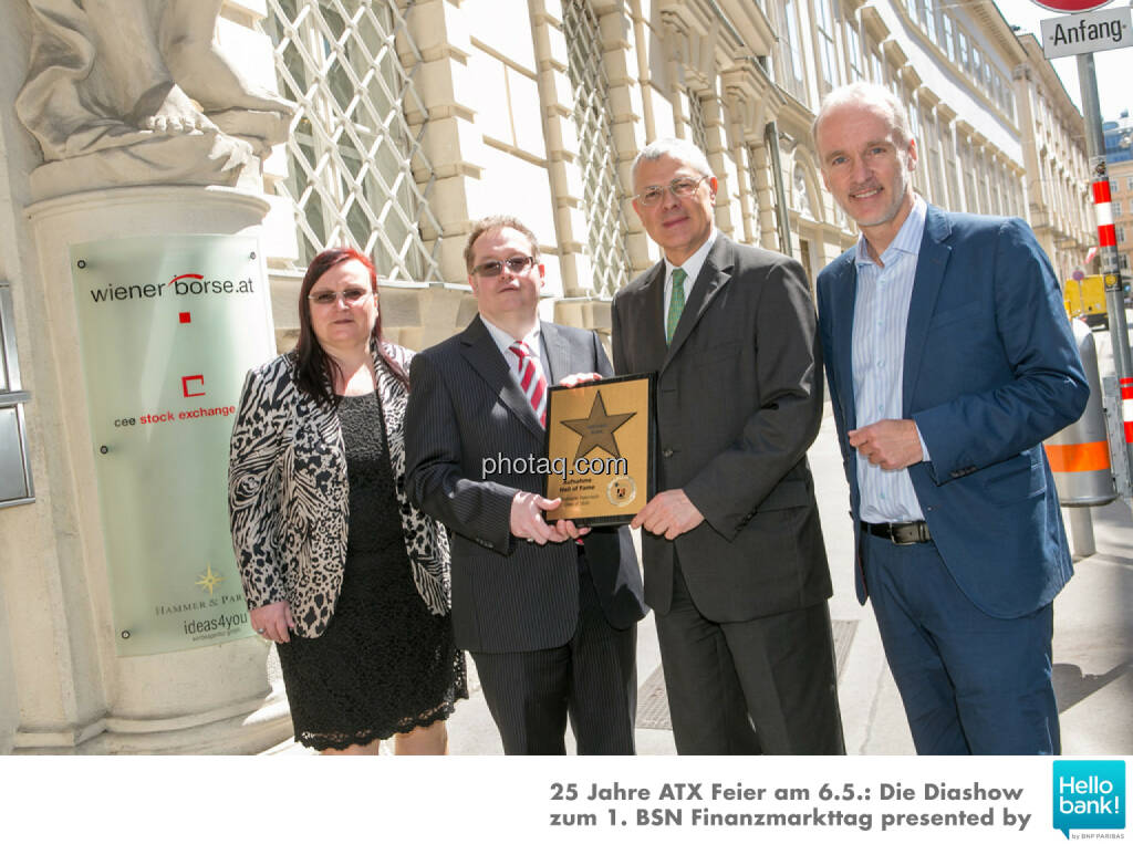 Michael Buhl wird in die Hall of Fame (Class of 2016) des Wiener Kapitalmarkts aufgenommen: Yvette Rosinger, Gregor Rosinger, Michael Buhl, Christian Drastil http://boerse-social.com/hall-of-fame, © Martina Draper/photaq (07.05.2016) 