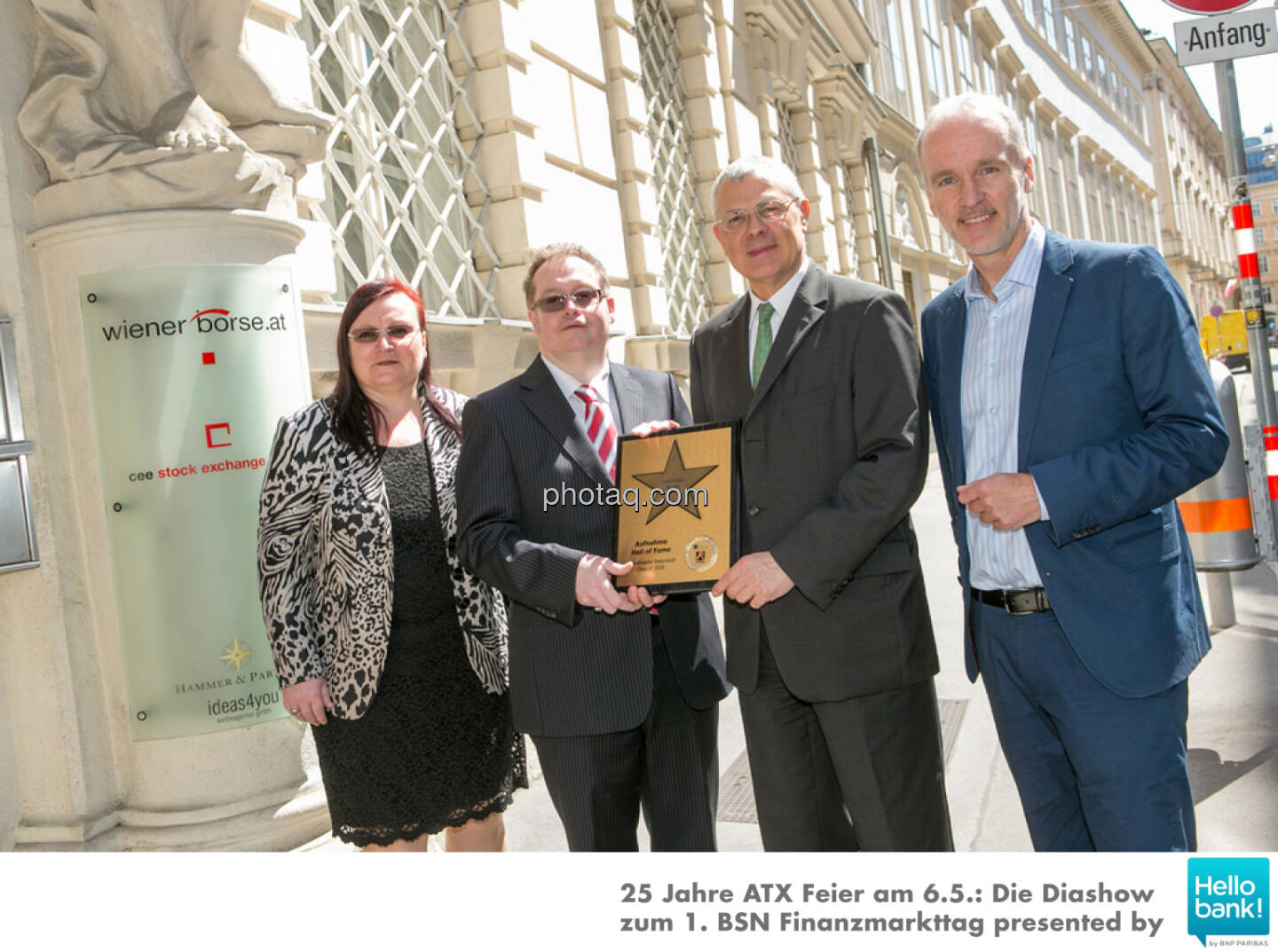 Michael Buhl wird in die Hall of Fame (Class of 2016) des Wiener Kapitalmarkts aufgenommen: Yvette Rosinger, Gregor Rosinger, Michael Buhl, Christian Drastil http://boerse-social.com/hall-of-fame