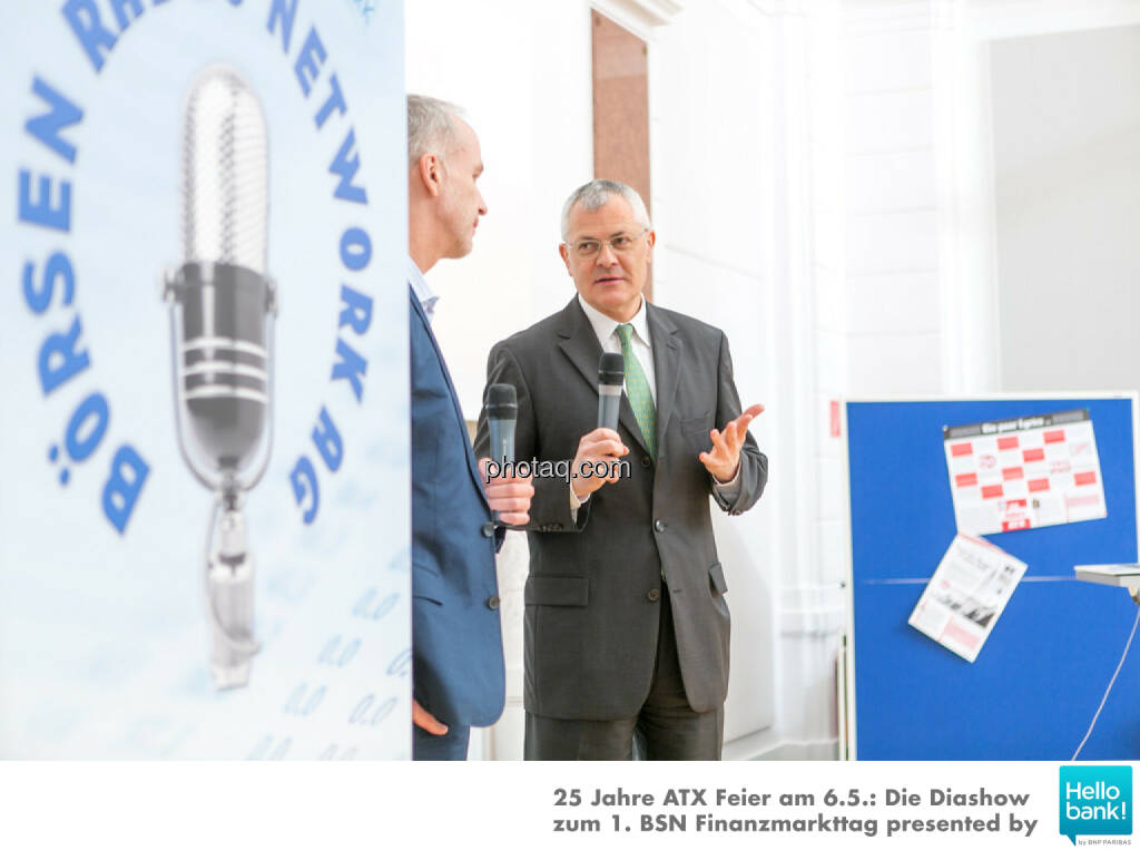 Christian Drastil, Michael Buhl auf der Bühne der OeKB, © Martina Draper/photaq (07.05.2016) 