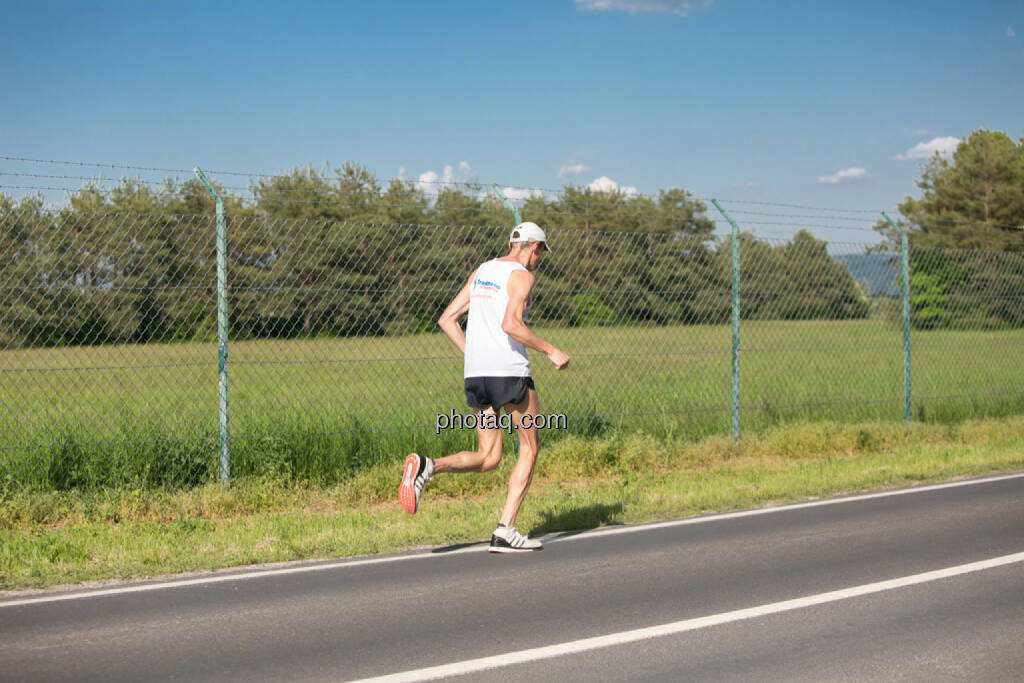 Evgenii Glyva, Sieger Österreich Wings for Life Worldrun 2016, © Martina Draper/photaq (08.05.2016) 