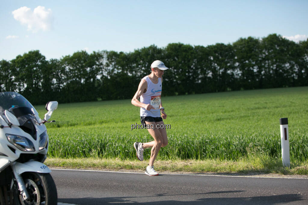 Evgenii Glyva, Sieger Österreich Wings for Life Worldrun 2016, © Martina Draper/photaq (08.05.2016) 