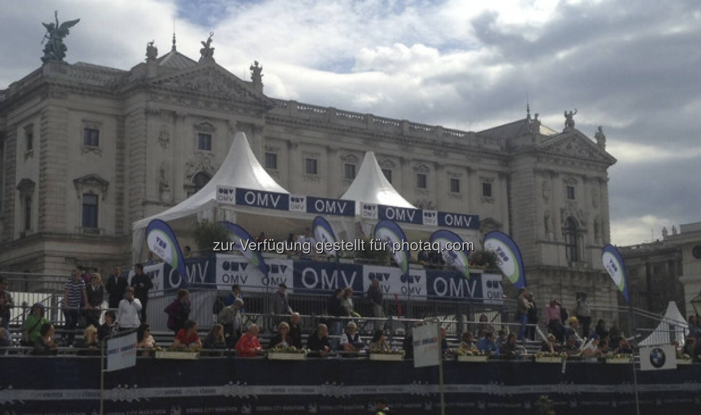 Vienna City Marathon 2013: OMV Palast