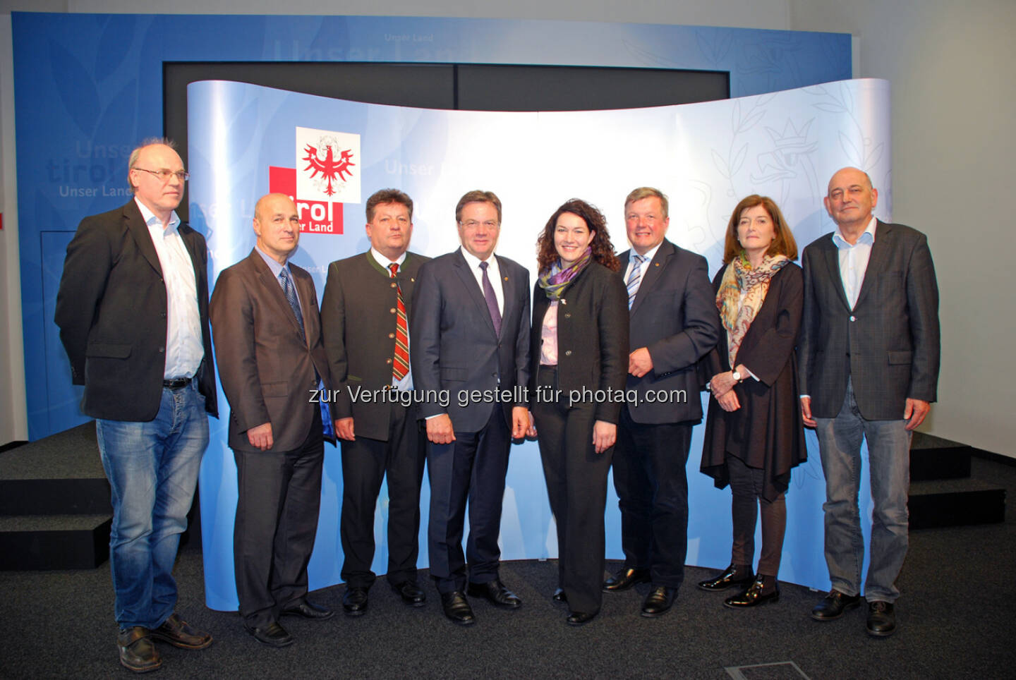 Gerhard Hödl (Zentralbetriebsrat Tirol Kliniken), Gerhard Seier (Landesvorsitzender GÖD Tirol), Ernst Schöpf (Präsident Tiroler Gemeindeverband), Günther Platter (LH), Ingrid Felipe (LHStv.), Bernhard Tilg (LR), Renate Larndorfer (Arge Klinikärzte Innsbruck), Ludwig Gruber (Kurienobmann Angestellte Ärzte Ärztekammer Tirol) : Einigung bei ÄrztInnen- und PflegerInnengehälter in Tirol : Fotocredit: Land Tirol/Schwarz