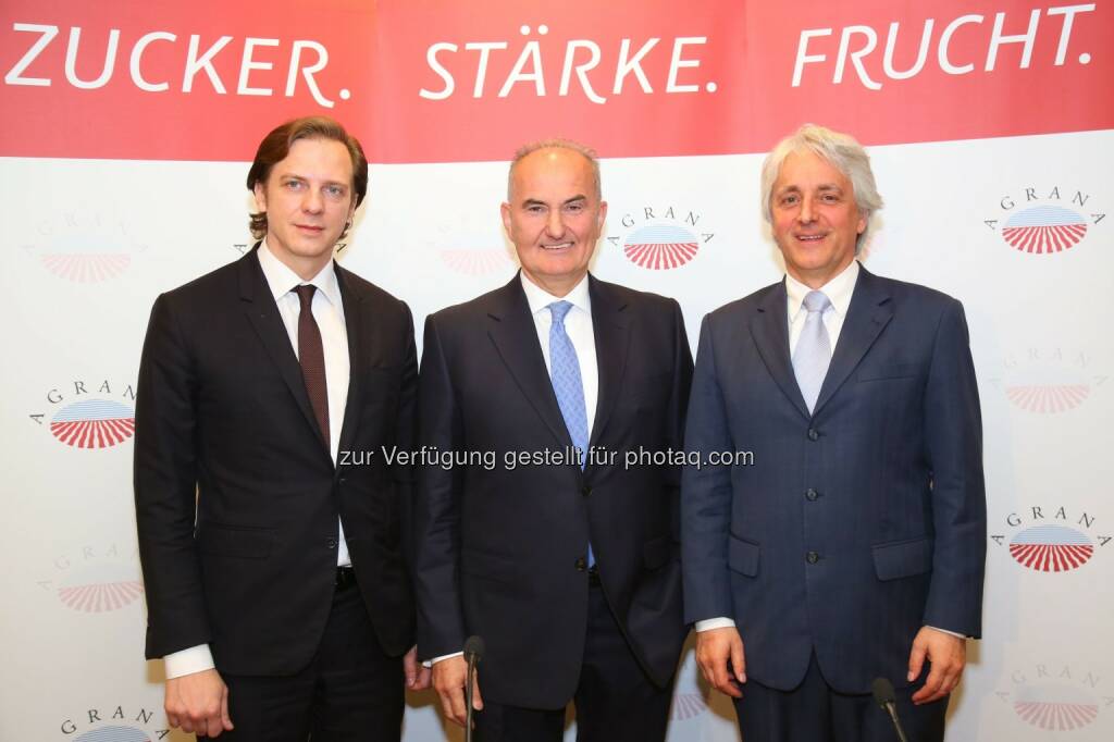 Stephan Büttner (Agrana CFO), Johann Marihart (Agrana CEO), Fritz Gattermayer (Agrana CSO) : Agrana steigert Konzern-EBIT auf 129,0 Mio. EUR : Fotocredit: Agrana Beteiligungs-AG/APA-Fotoservice/Schedl, © Aussender (18.05.2016) 