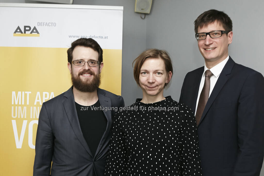 Manuel Kerzner (Medienanalyst APA-DeFacto), Katharina Schell (Leiterin Ressort Innenpolitik, APA), Klemens Ganner (Leiter APA-DeFacto) : Veranstaltung „DeFacto-Highlight“ zum Trendthema Politik und Medien –– Echtzeit-Berichterstattung prägt Medienkonsum : Fotocredit: APA-Fotoservice / Roßboth, © Aussender (19.05.2016) 