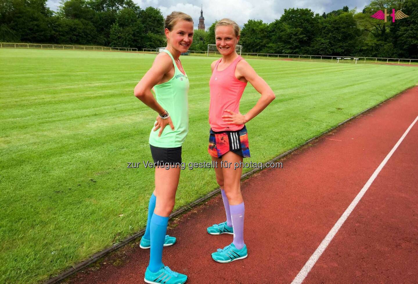 Anna und Lisa Hahner: Back on the track. Heute stand das erste richtige Intervalltraining wieder an mit Intervallen von 400m bis 3000m. Und es läuft rund.