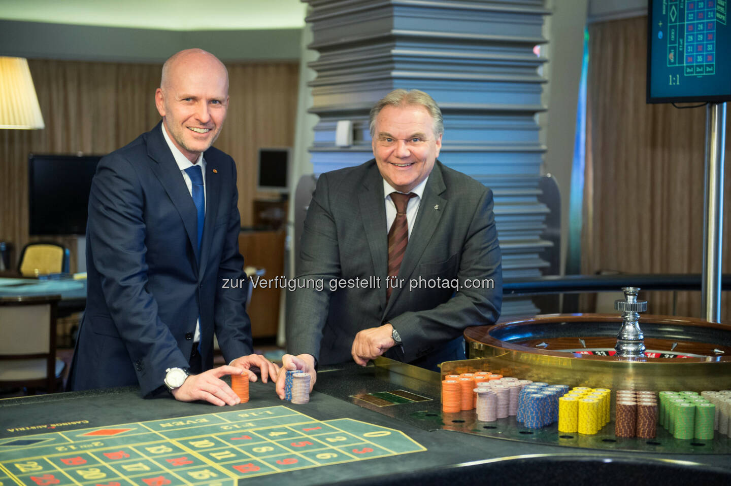 Martin Hainberger, Josef Kneifl : Casino Linz unter neuer Führung : Martin Hainberger wird ab 1. Juli Nachfolger von Josef Kneifl, der nach 43 Jahren in Pension geht : Fotocredit: © Casinos Austria