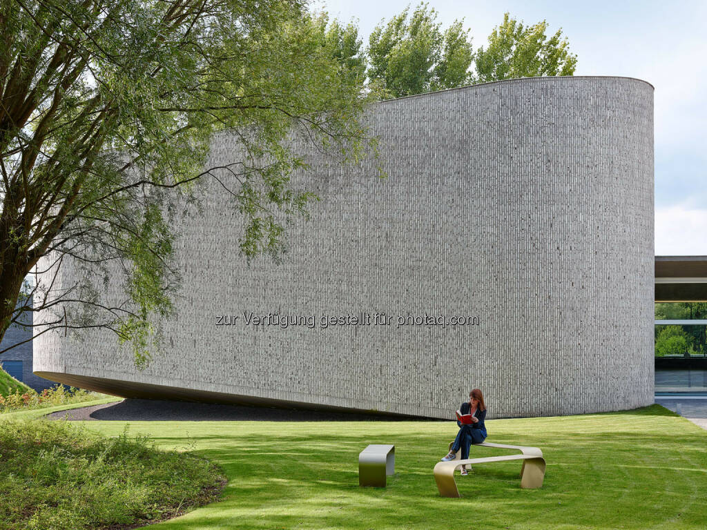 Auditorium AZ Kortrijk, Belgium by Dehullu Architecten (Bild: Dennis De Smet) (22.05.2016) 