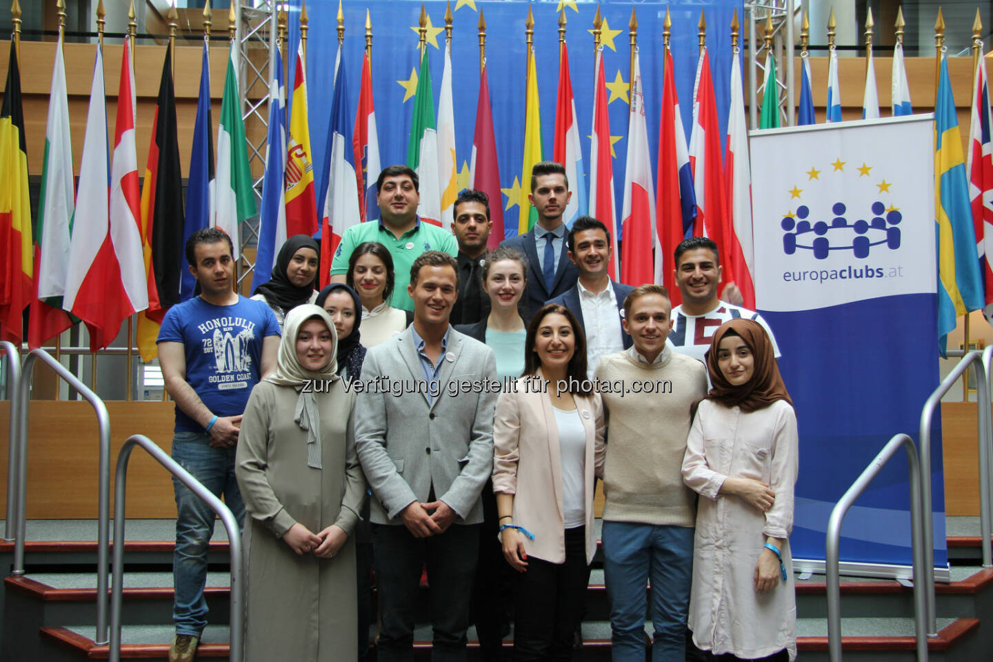 11 junge Stipendiaten mit Flucht- und Migrationshintergrund : Stipendiaten der Zusammen:Österreich Akademie im Europa-Parlament beim „European Youth Event“ in Straßburg : Fotocredit: Österreichischer Integrationsfonds 