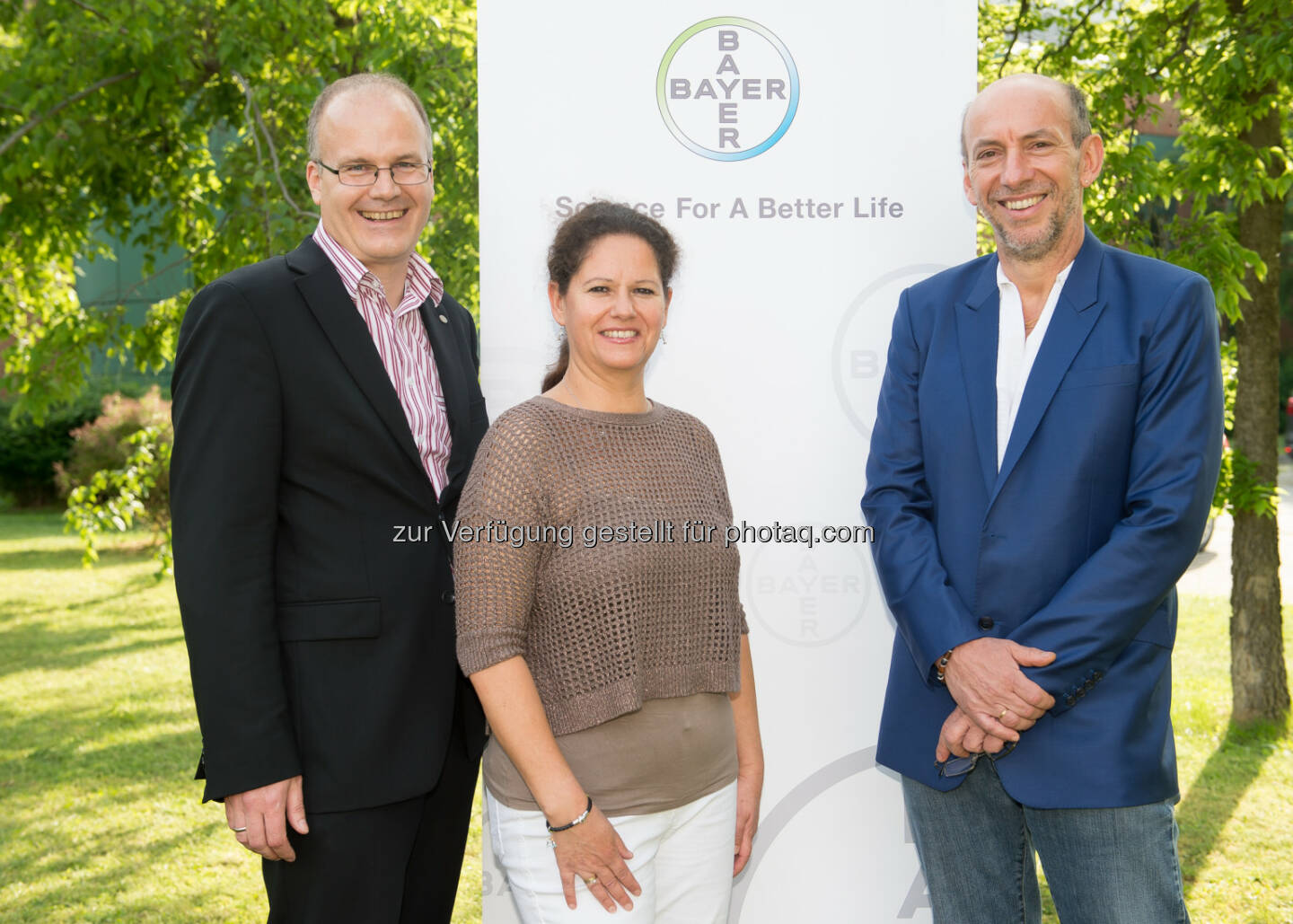 Christof Hollmann (Leiter der Abteilung Tiergesundheit bei Bayer Austria), Claudia Hochleithner (Exotentierärztin), Manfred Hochleithner (Präsident der VÖK) : Bayer unterstützt Studenten der Veterinärmedizin : Fotocredit: Bayer Austria/APA-Fotoservice/Hörmandinger