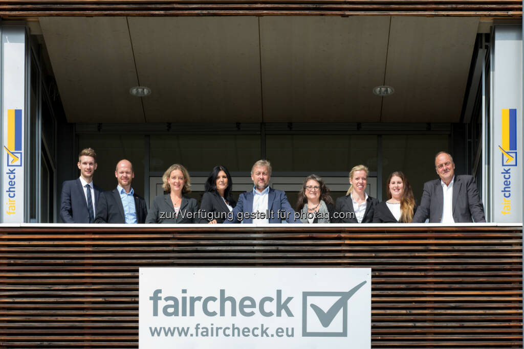 faircheck Backoffice-Team am Unternehmenssitz in Graz-Stattegg : faircheck - unkompliziert Kostenvoranschläge und Rechnungen vom Experten überprüfen lassen : Kurzgutachten lässt Häuslbauer sparen : Fotocredit: faircheck/Schiffer, © Aussender (31.05.2016) 