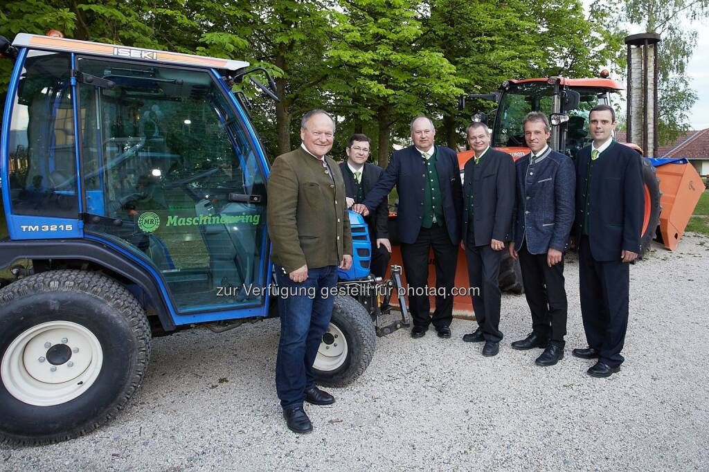 Hermann Schultes (Präsident Landwirtschaftskammer Österreich und NÖ), Markus Göstl (GF), Gerhard Ullisch (Obmann Stv.), Günter Sulz (Obmann), Johann Bösendorfer (Landesobmann - Maschinenring NÖ-Wien), Hannes Zehetner (Obmann Stv.) : Maschinenring Mittleres Weinviertel feierte 40 Jahrjubiläum : Fotocredit: Maschinenring Mittleres Weinviertel/APA-Fotoservice/Preiss, © Aussendung (31.05.2016) 