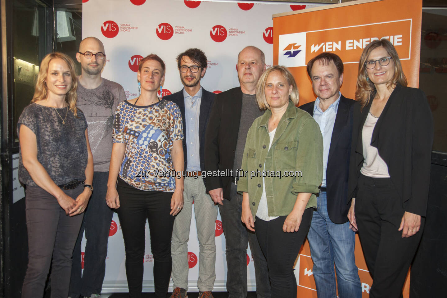 Mirjam Unger (Regisseurin und Autorin), Matija Schellander, Lisbeth Kovačič (Gewinnerin Jurypreis), Michał Błaszczyk (Gewinner Publikumspreis), Andreas Ungerböck (Filmkritiker und Herausgeber), Astrid Heubrandtner-Verschuur (Vorsitzende des Kameraverbandes aac), Robert Dassanowsky (Filmwissenschafter und Produzent), Alexandra Radl (Marketingleiterin Wien Energie) : Night of the Light Wien Energie Kurzfilm-Preise 2016 verliehen : Fotocredit: Wien Energie/die Eventfotografen