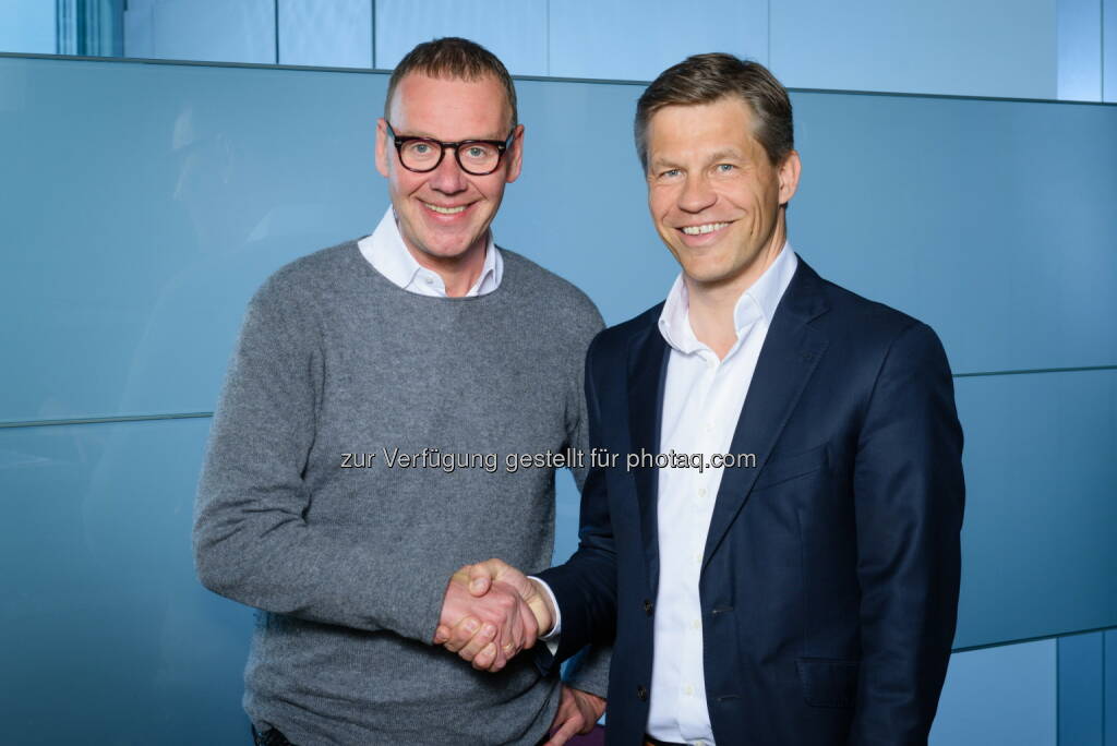 Frank Briegmann (Universal Music-Chef), Michael Kucharski (Vice President Corporate Communications & Promotion) : Michael Kucharski verändert sich - und bleibt doch bei Universal Music als freier Berater ab 1. Juli 2016 : Fotocredit: Universal Music Entertainment GmbH/Hoederath, © Aussendung (31.05.2016) 